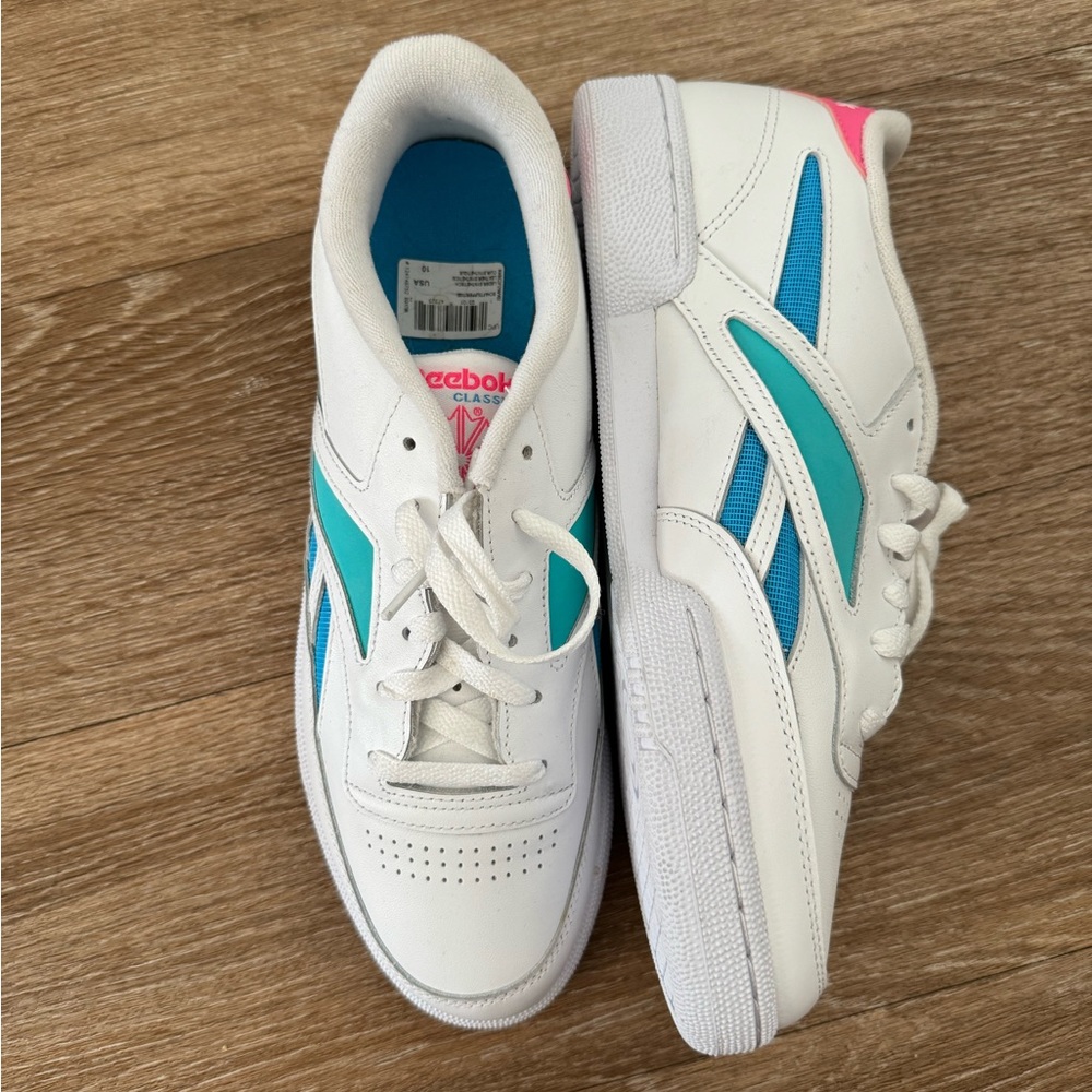 NEW Women’s Adidas Classics (Size 10)